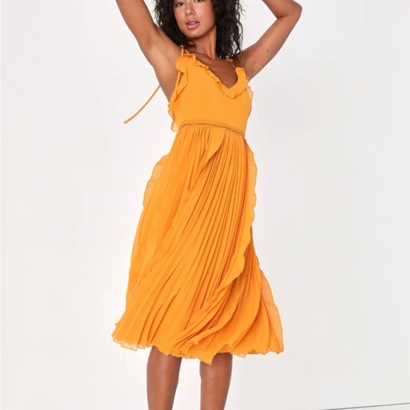 Lulu’s XS new never worn, marigold pleated  dress - Picture 4 of 11